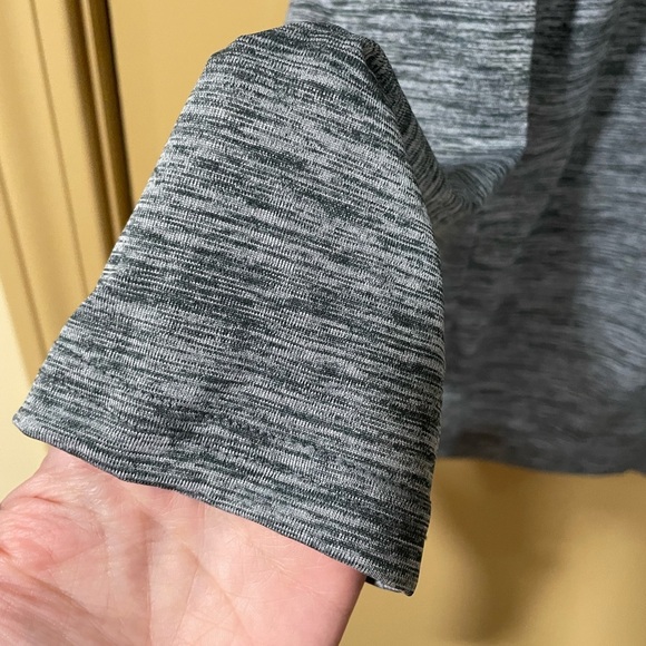 🎈3/$20 Costa Men's Heather Gray Long Sleeve Tee with Green Logo - Picture 3 of 6